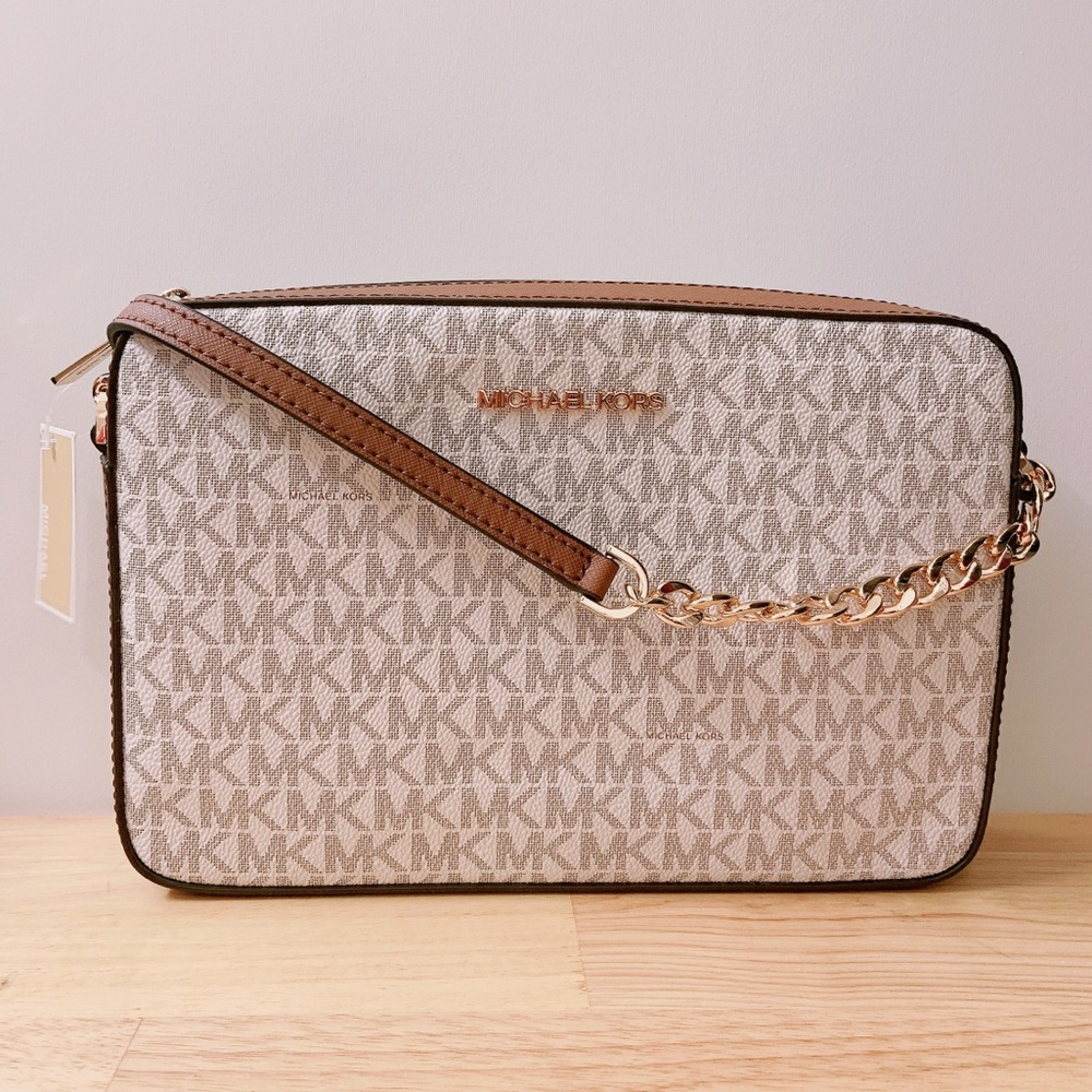 Micheal Kors vanilla logo crossbody and wallet set - Picture 10 of 16